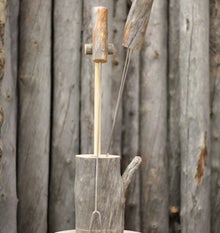 Makkaratikkuteline kelohongasta